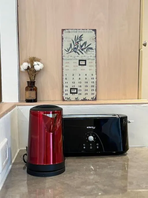 شقة Appartement De Plain-Pied Avec Jardin أفينيون
